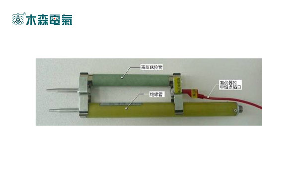 110kV河南電容電流測(cè)試將高壓保險(xiǎn)卡在分壓器上的接線